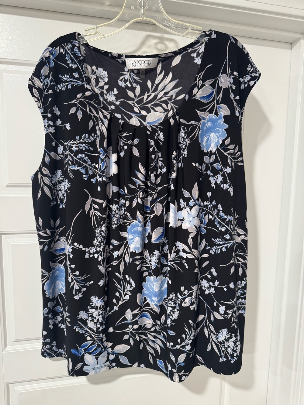 Kasper Black Floral Cap-Sleeve Blouse with Blue and White Flowers